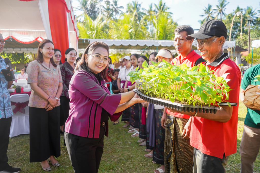 TP. PKK Badung Hadiri Kegiatan GPM di Desa Bongkasa